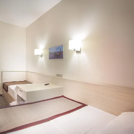 Voyage 4* Prague